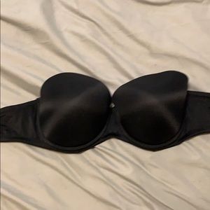 Victoria’s Secret strapless bra